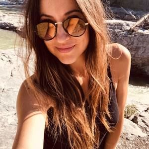 Meet your Posher, Vanessa